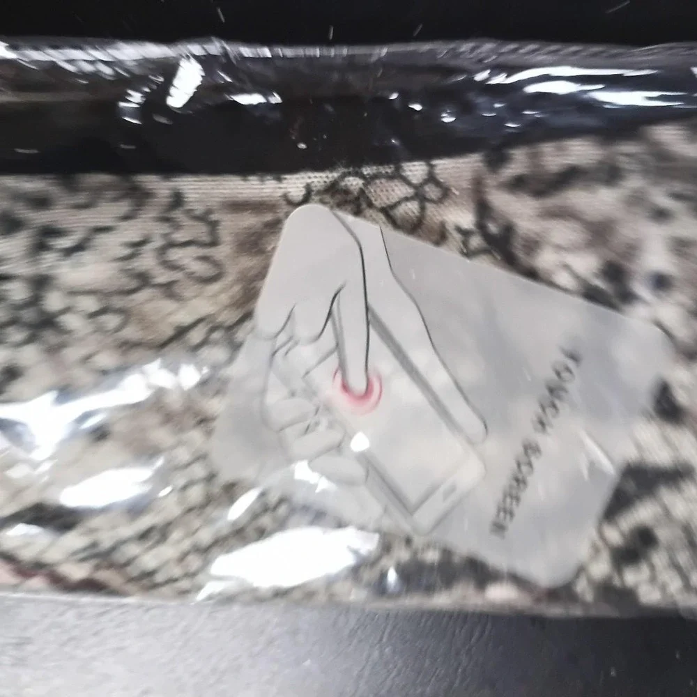 Nollia Touch Screen Snakeskin Print Gloves